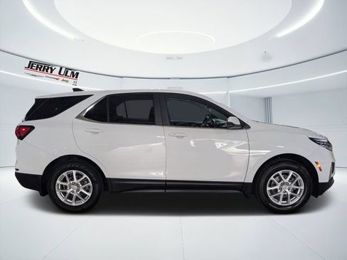 Used 2023 Chevrolet Equinox LT w/ LPO, Floor Liner Package AWD/4WD image 2