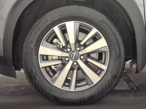 Used 2025 Nissan Pathfinder SL w/ Cargo Package image 9