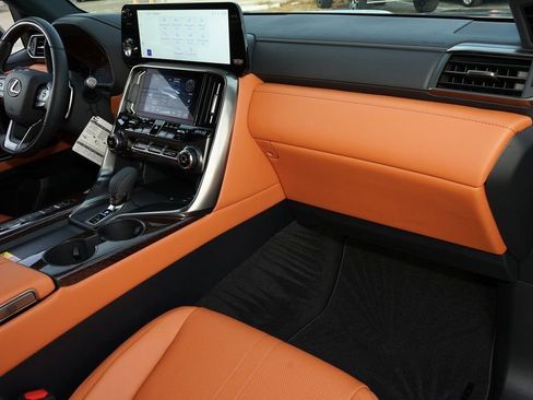 Used 2026 Lexus LX 700h Ultra Luxury image 11