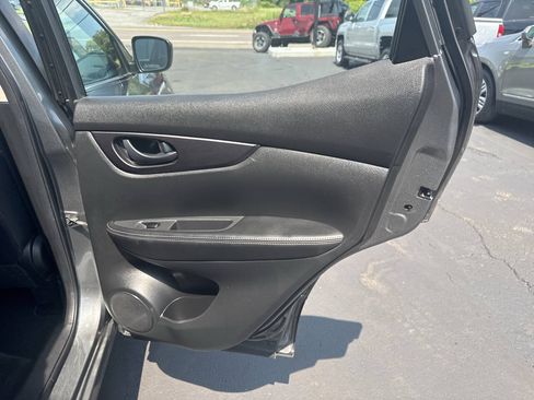 Used 2017 Nissan Rogue Sport S AWD/4WD image 21