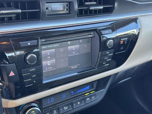 Used 2014 Toyota Corolla LE image 22