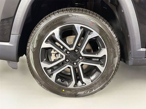 Used 2022 Jeep Compass Limited AWD/4WD image 32