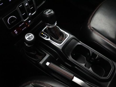Used 2018 Jeep Wrangler Unlimited Rubicon AWD/4WD image 29