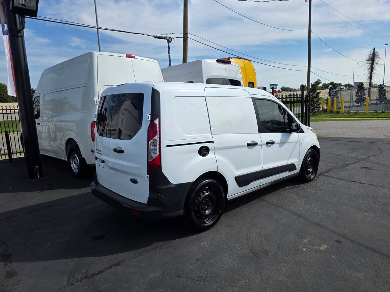 Used 2017 Ford Transit Connect XL FWD image 7