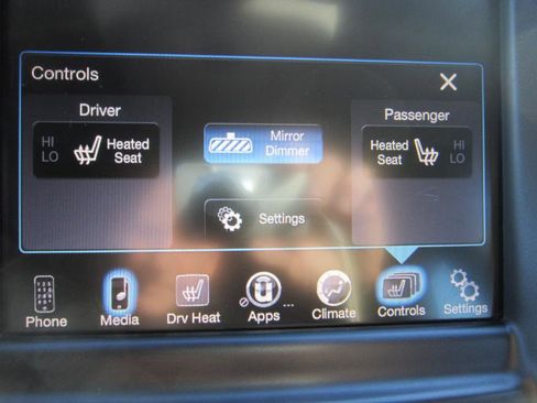 Used 2015 Chrysler 200 Limited w/ Convenience Group image 8