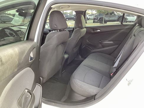 Used 2017 Chevrolet Cruze LT w/ Convenience Package image 16