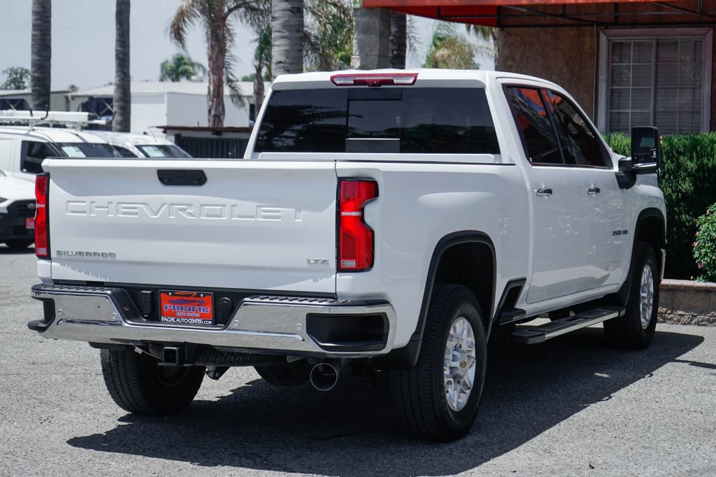 Used 2025 Chevrolet Silverado 2500 LTZ w/ LTZ Premium Package AWD/4WD image 9