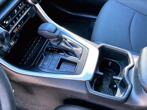 Certified 2022 Toyota RAV4 LE image 15