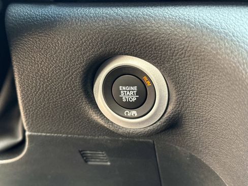 New 2026 Chrysler Pacifica Limited AWD/4WD image 28
