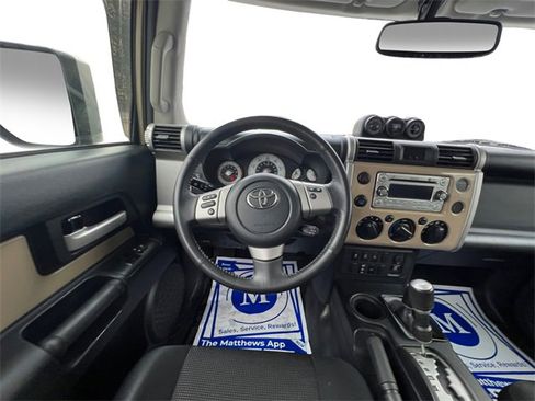 Used 2013 Toyota FJ Cruiser 4WD image 12