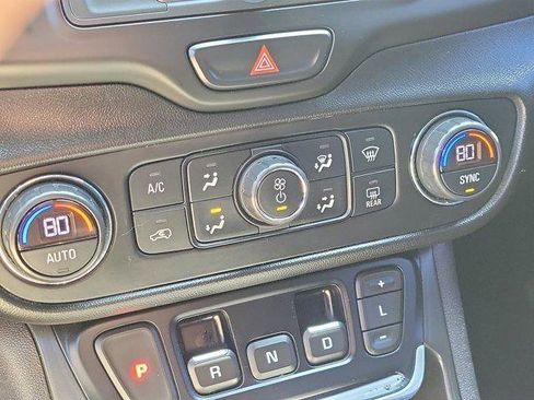 Used 2019 GMC Terrain SLE w/ Driver Convenience Package AWD/4WD image 30