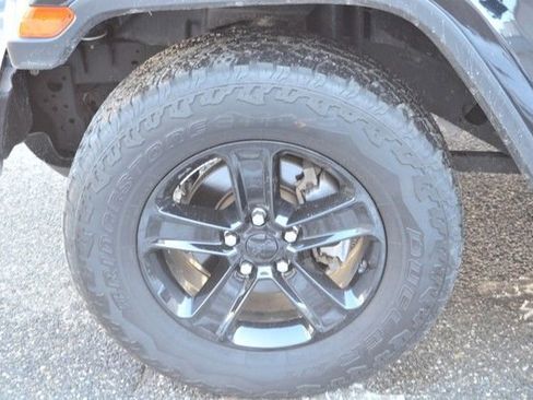 Used 2021 Jeep Wrangler Unlimited Sahara image 13