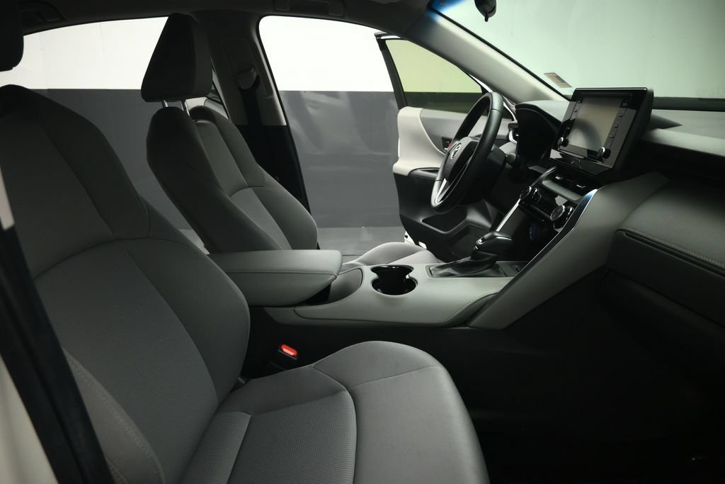Used 2022 Toyota Venza LE AWD/4WD image 52