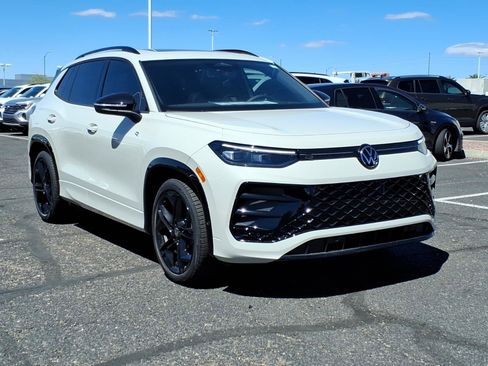 New 2026 Volkswagen Tiguan SE R-Line FWD image 1