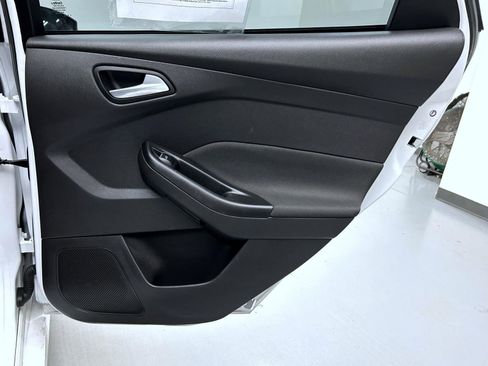 Used 2017 Ford Focus ST FWD image 17