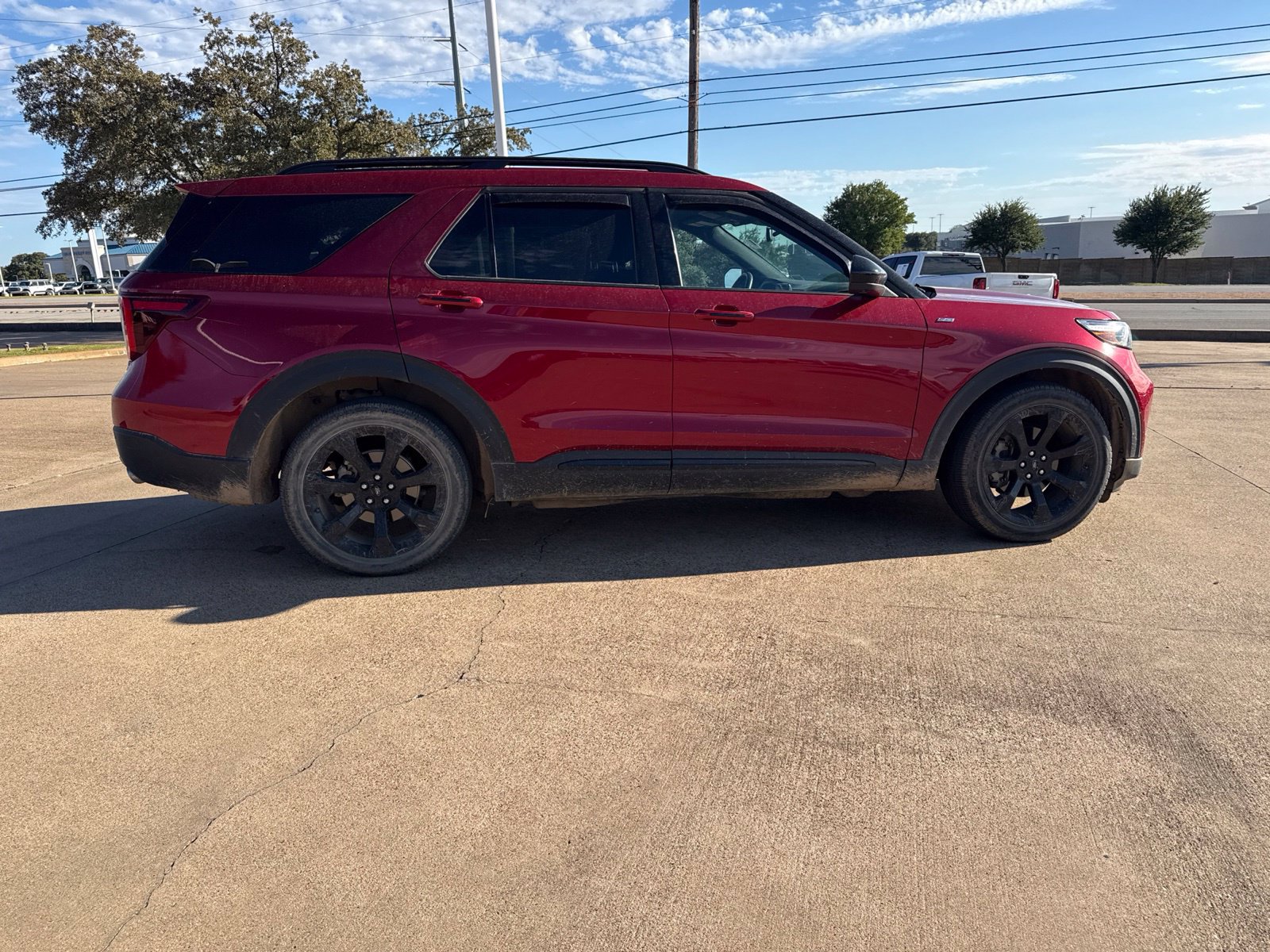 Used 2023 Ford Explorer ST-Line w/ Class IV Trailer Tow Package RWD image 8