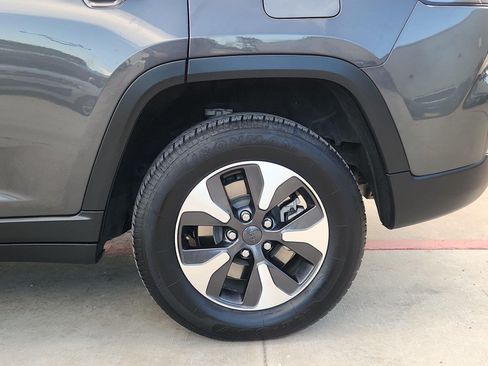 Used 2023 Jeep Grand Cherokee 4WD 4xe image 34