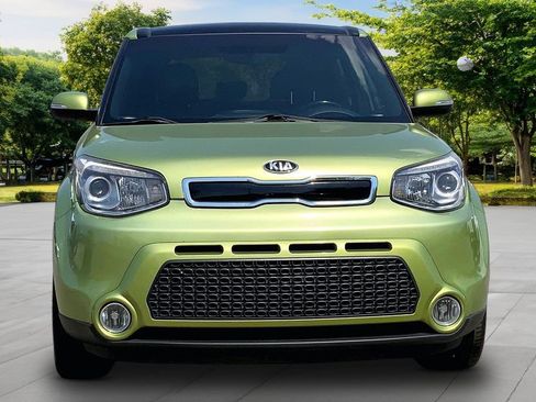 Used 2014 Kia Soul ! w/ Sun & Sound Package FWD image 2