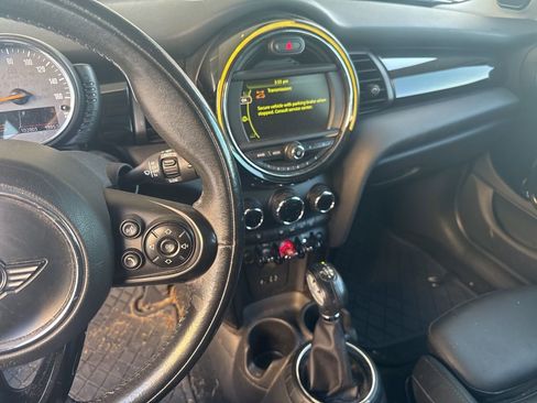 Used 2016 MINI Cooper S image 9