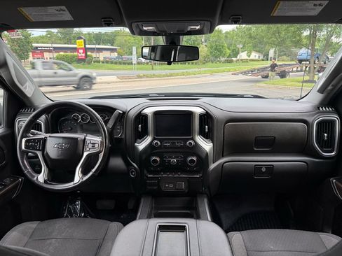 Used 2021 Chevrolet Silverado 1500 LT Trail Boss w/ LPO, Dark Essentials Package AWD/4WD image 11