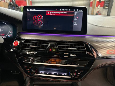 Used 2022 BMW M5 CS image 27