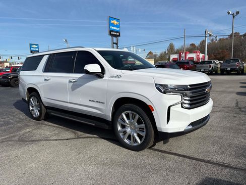 Used 2023 Chevrolet Suburban High Country image 8