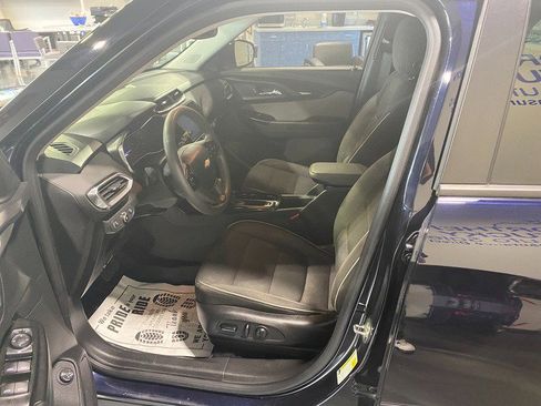 Used 2021 Chevrolet TrailBlazer LT w/ Sun and Liftgate Package AWD/4WD image 12