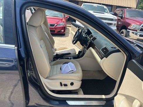 Used 2014 Volkswagen Passat TDI SEL Premium FWD image 19