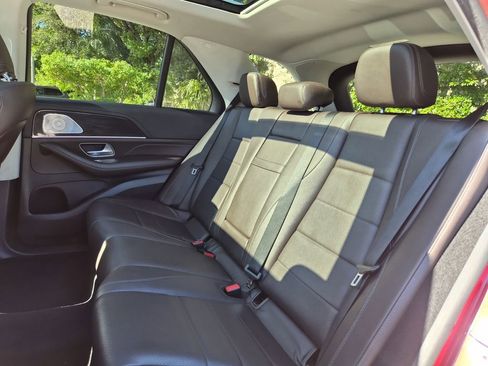 Used 2021 Mercedes-Benz GLE 350 w/ Premium Package image 16