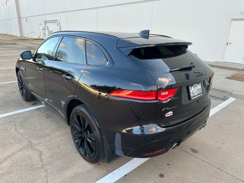 Used 2019 Jaguar F-PACE S image 12