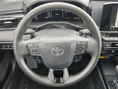 Used 2026 Toyota Camry LE FWD image 15