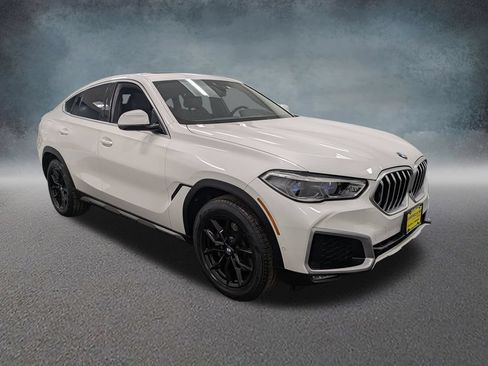 Used 2021 BMW X6 xDrive40i w/ Executive Package 2 AWD/4WD image 3
