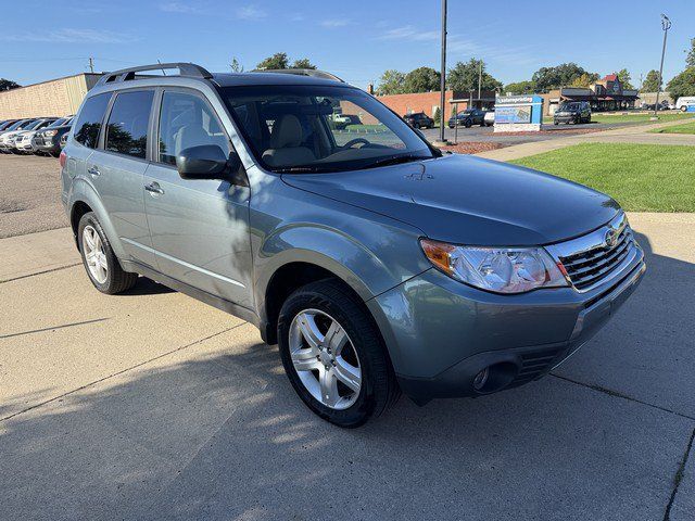 Used 2010 Subaru Forester 2.5X Limited AWD/4WD image 3