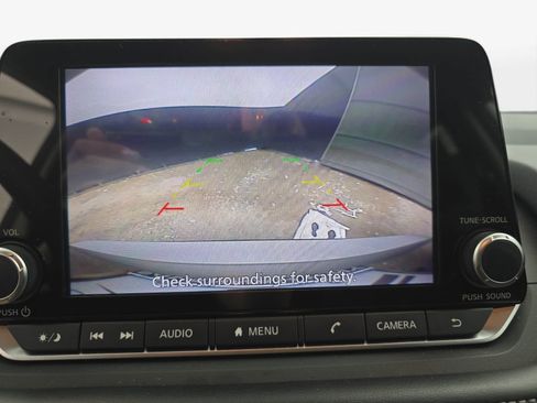 Used 2025 Nissan Rogue S AWD/4WD image 20