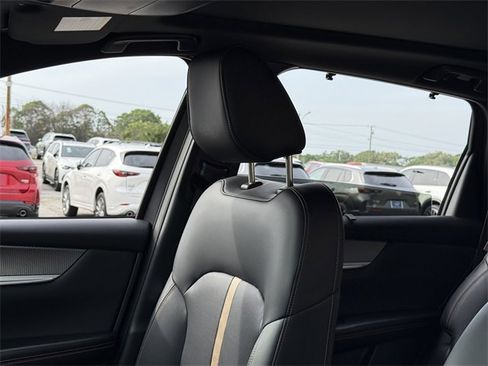 New 2025 MAZDA CX-70 Plug-In Hybrid w/ Premium Plus image 11