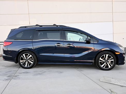 Used 2018 Honda Odyssey Elite image 8
