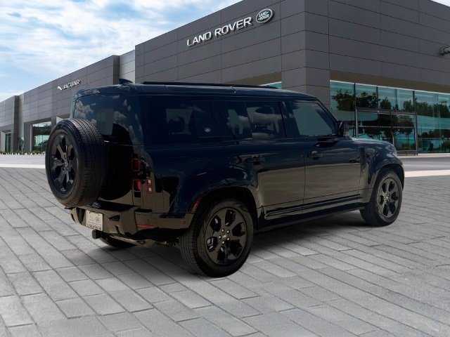 Used 2024 Land Rover Defender 110 X-Dynamic SE AWD/4WD image 5