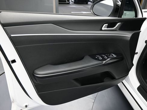 Used 2023 Kia K5 GT-Line image 16