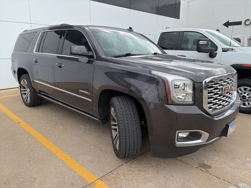 Used 2018 GMC Yukon XL Denali w/ Denali Ultimate Package image 1
