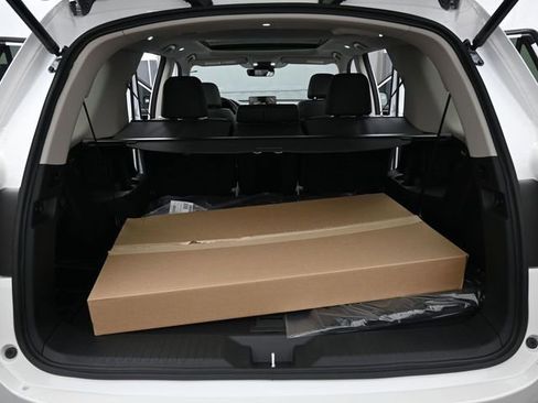 New 2025 Honda Pilot Touring image 23