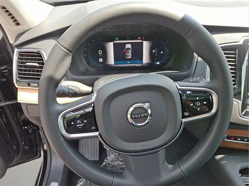 Certified 2024 Volvo XC90 B6 Plus image 18