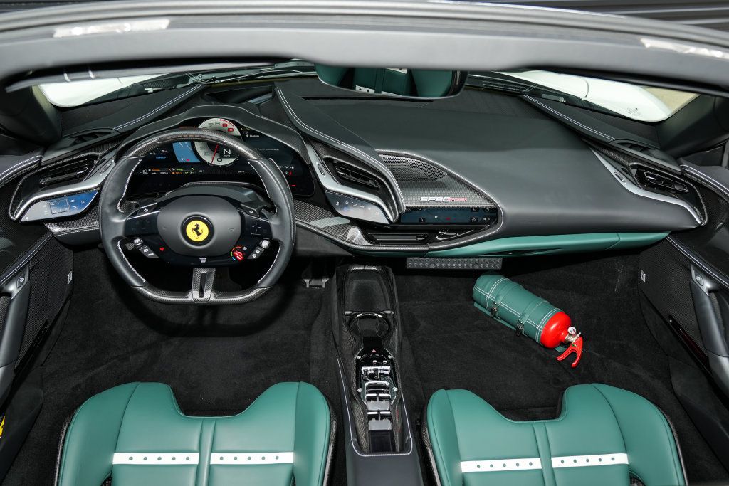 Used 2024 Ferrari SF90 Spider AWD/4WD image 33