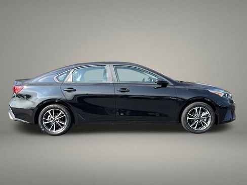 Used 2023 Kia Forte LXS image 6