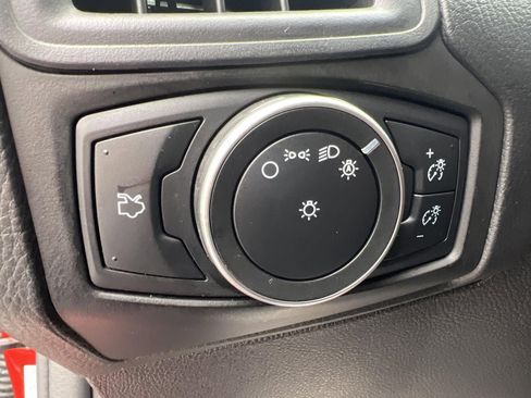 Used 2018 Ford Focus SE image 15