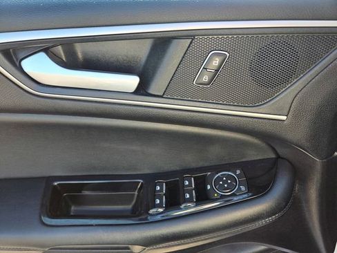 Used 2020 Ford Edge SEL image 17