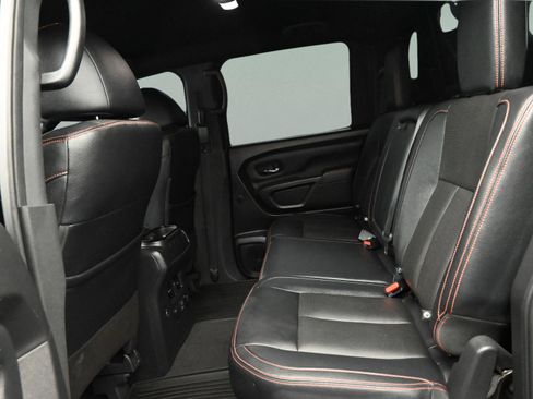 Used 2021 Nissan Titan PRO-4X w/ Pro-4x Convenience Package image 14