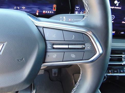 Used 2024 Chevrolet Traverse LT AWD/4WD image 17