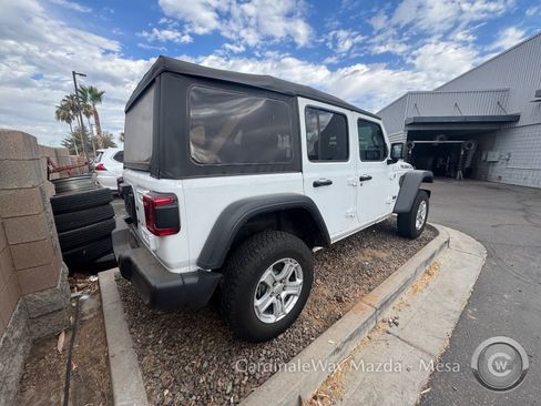 Used 2024 Jeep Wrangler Unlimited Rubicon 4xe w/ Technology Group AWD/4WD image 4