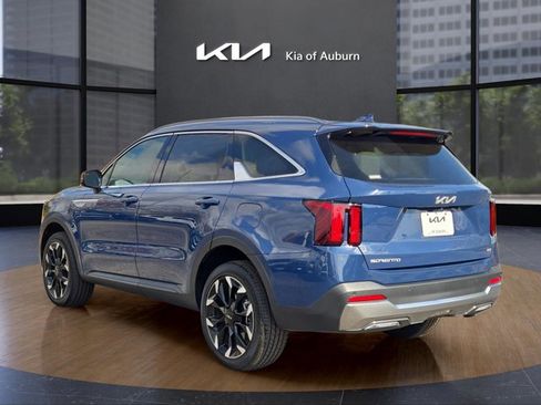Used 2025 Kia Sorento EX w/ Panoramic Sunroof Package image 9
