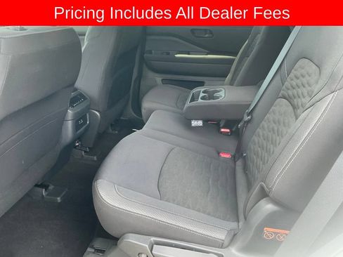 Used 2025 Nissan Pathfinder SV FWD image 18